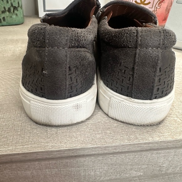 Report Gray Perforated Slip-On Sneakers size 7.5 - Picture 3 of 6